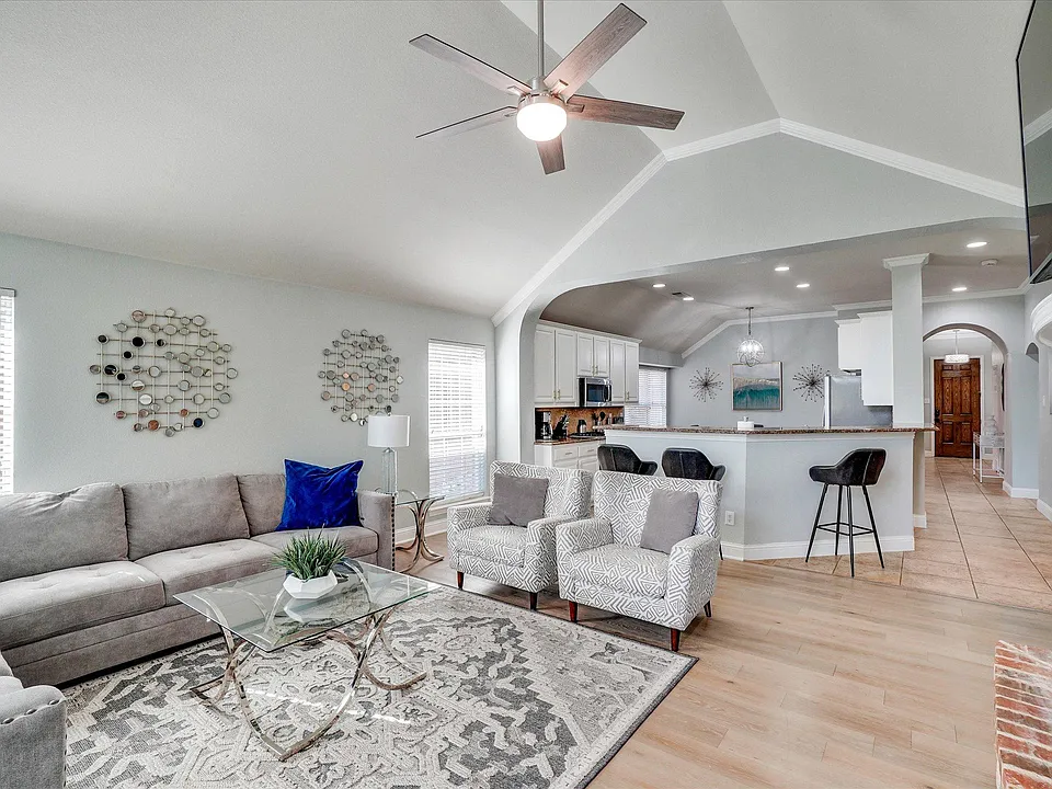 1240 Wilson Dr