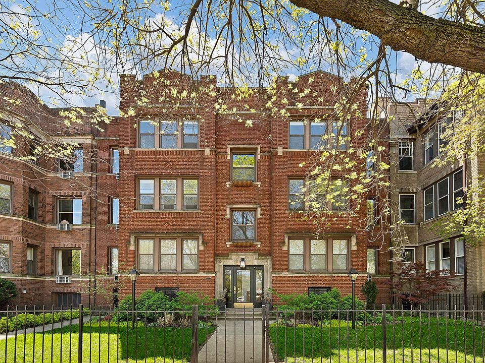 1st image of 713 W Montrose Ave #3W