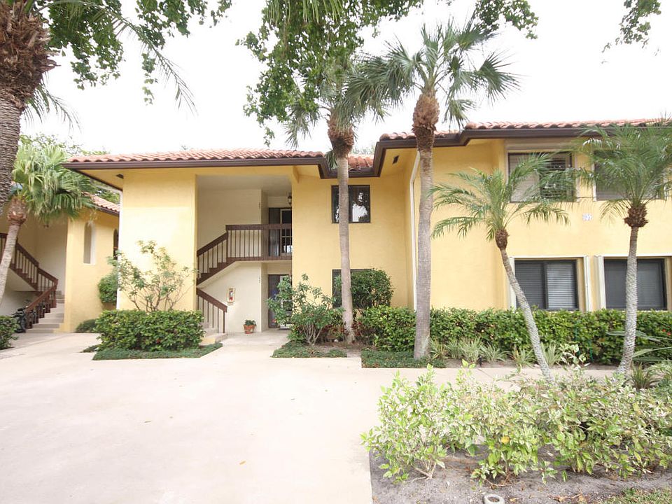 1st image of 95 Pelican Pointe Dr APT 202