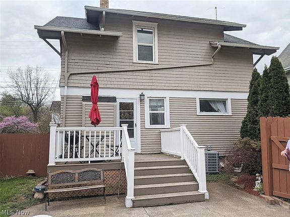 3rd image of 506 W Main St