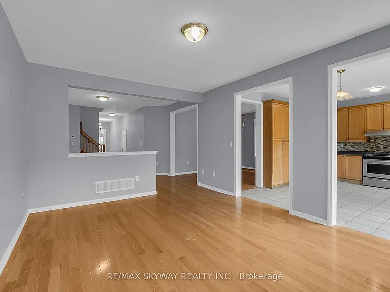 16 Raccoon St — Photo 10