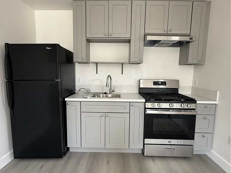 9011 Oneida Ave — Photo 6