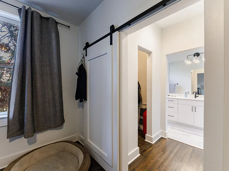 120 Peachtree Memorial Dr NW #4 — Photo 22