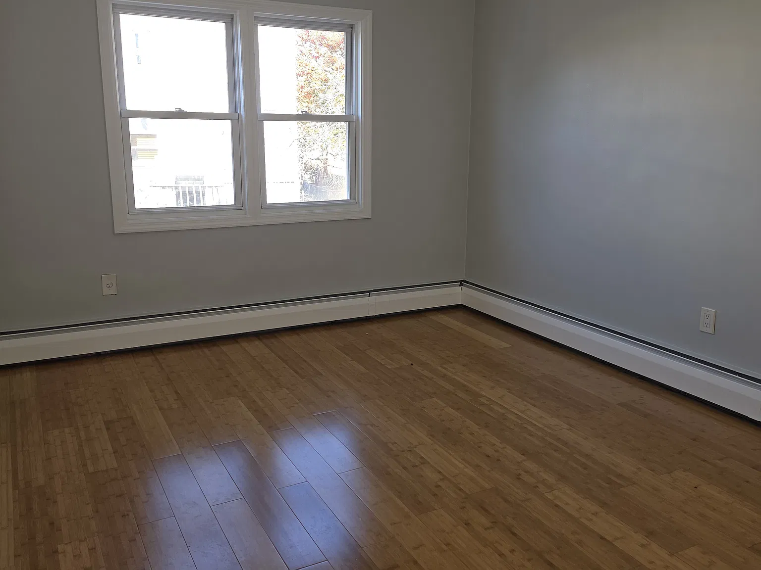 3 bed, 950 sqft, $3,250 — Photo 2