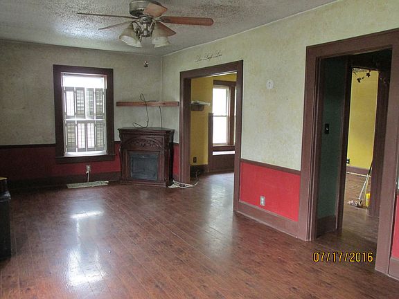 3rd image of 536 Oakwood Ave