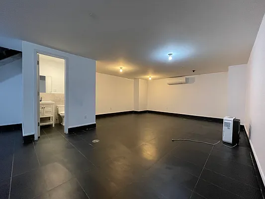 Rented by EXR | media 18