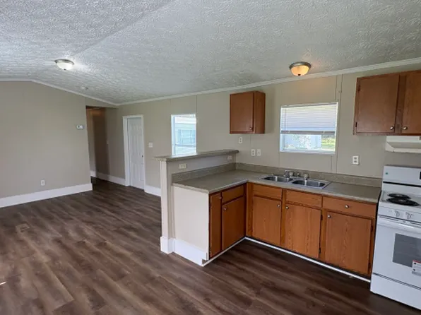 136 Yellow Pine Ln, Ochlocknee, GA 31773