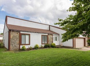 8920 Thelma Ln, Louisville, KY 40220