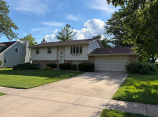 101 S Parkside Rd, Normal, IL 61761
