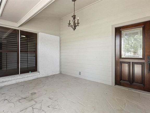 4th image of 11907 Greencreek Cir