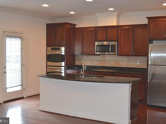 5th image of 9711 Northern Lakes Ln #19