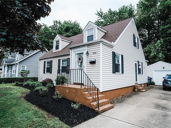 2nd image of 924 Montpelier Ave