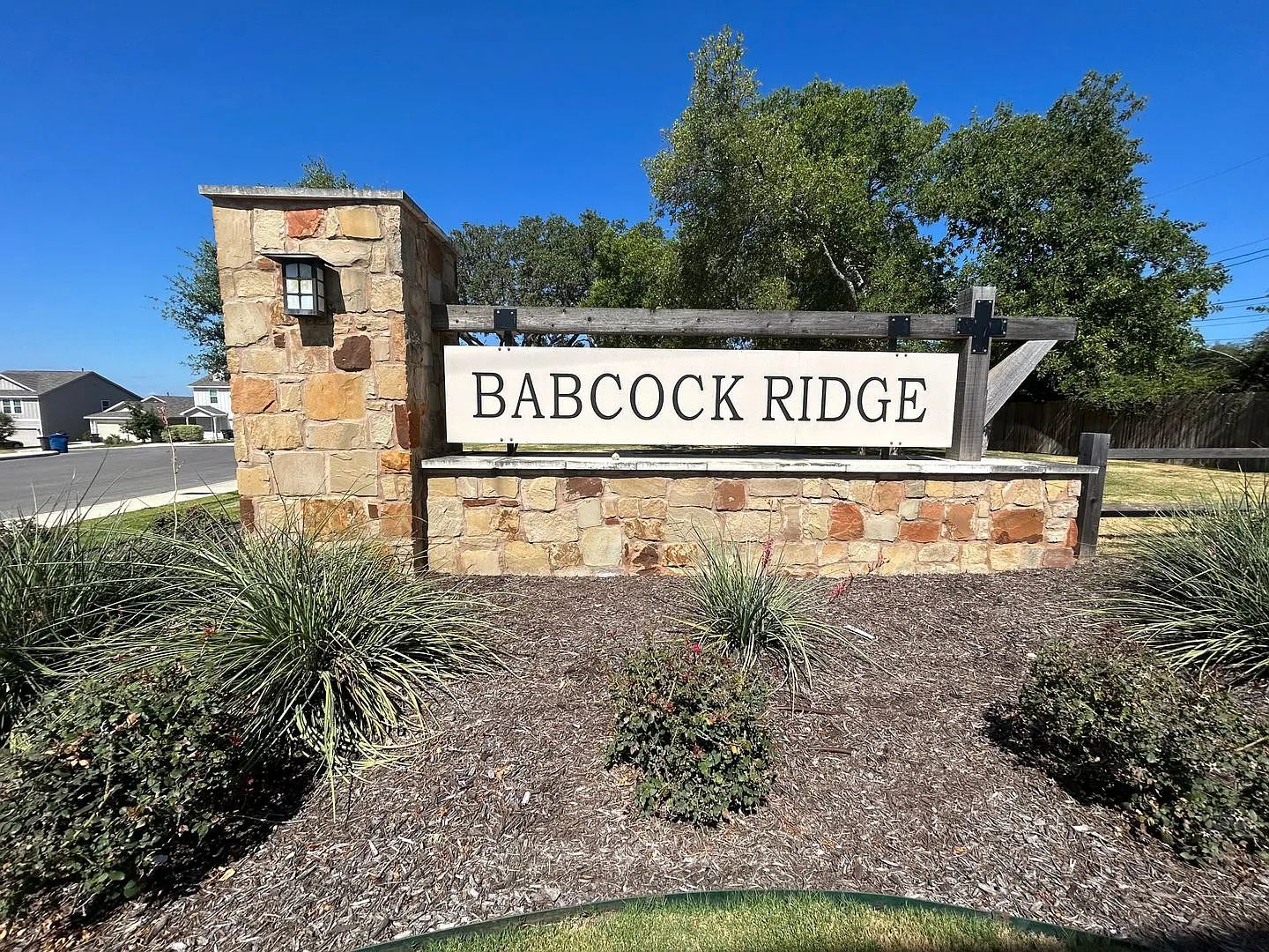 *Coming Soon* Spacious & Energy-Efficient Home With Beautiful Backyard Deck Near Utsa! — Photo 3