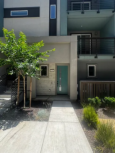 569 Yale Way Photo 1