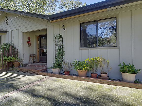 2nd image of 2792 Sleepy Hollow Ct