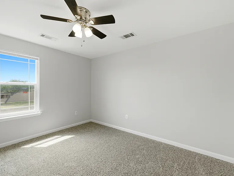 Oak Manor Villas — Photo 10