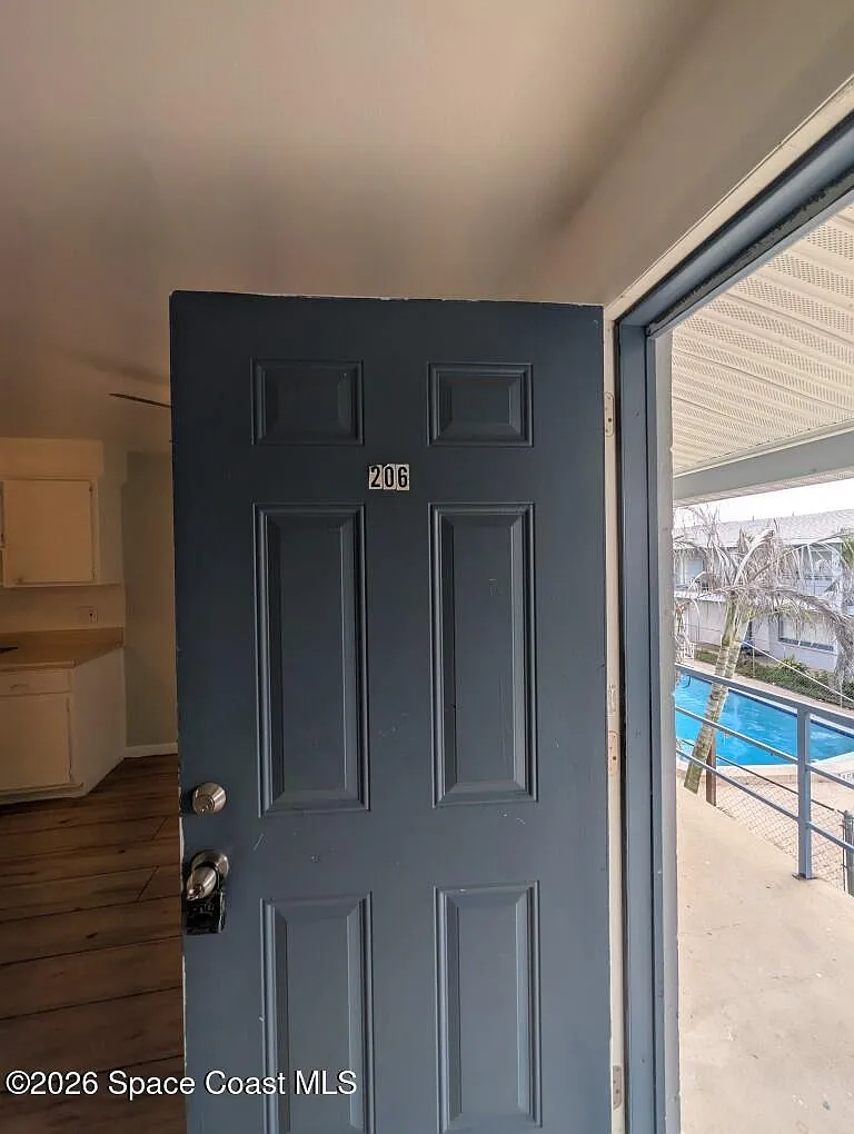 2 bed, 1.0 bath, 775 sqft, $1,095 — Photo 3
