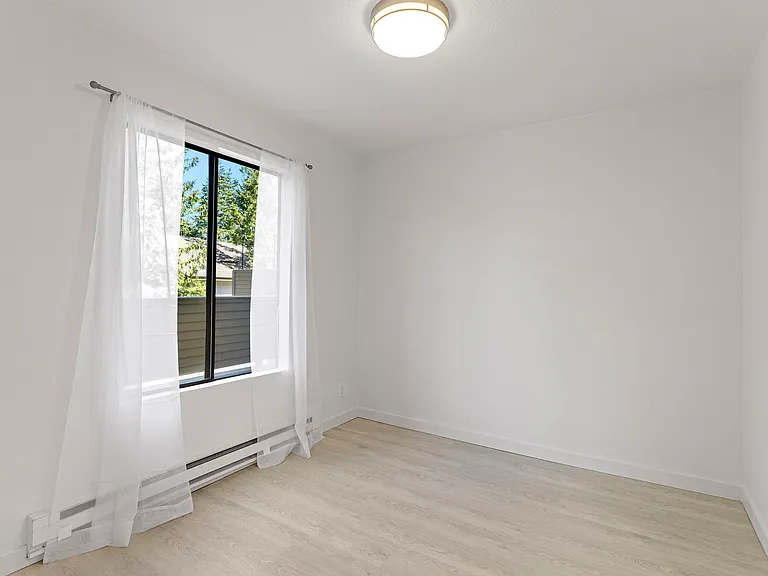 10508 NE 32nd Pl #G102 — Photo 3