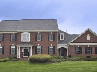 41350 Raspberry Dr, Leesburg, VA 20176