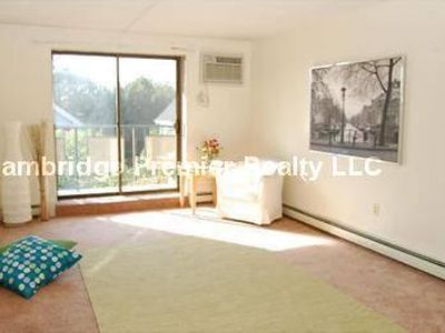 303 Lowell St APT 1, Somerville, MA, 02145