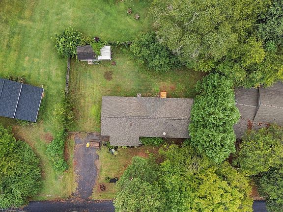5th image of 122 Charlie Fields Rd