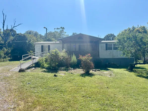 6201 Old Woodway Rd, Pennington Gap, VA 24277