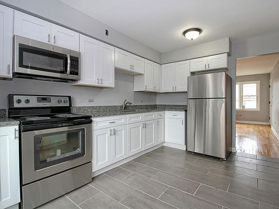 2nd image of 11001 S Artesian Ave APT 2C