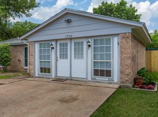 1706 Bordeaux Ln, Greenville, TX 75402