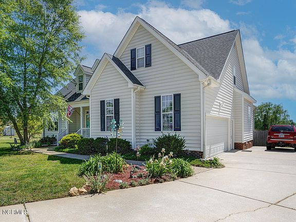 2nd image of 1217 Woodridge Court