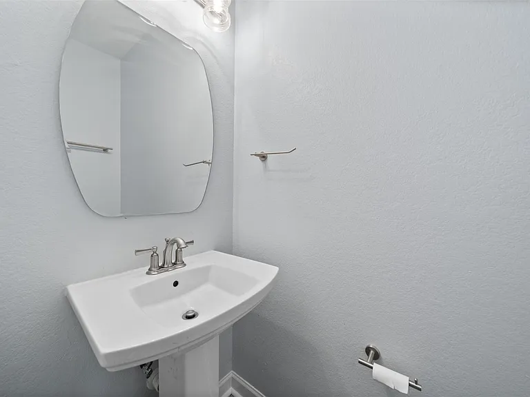 4510 Lininger Ln — Photo 29