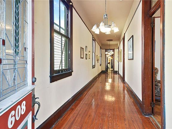 5th image of 608 Elmira Ave