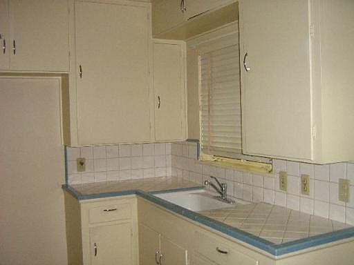 4th image of 307 FREILING DR