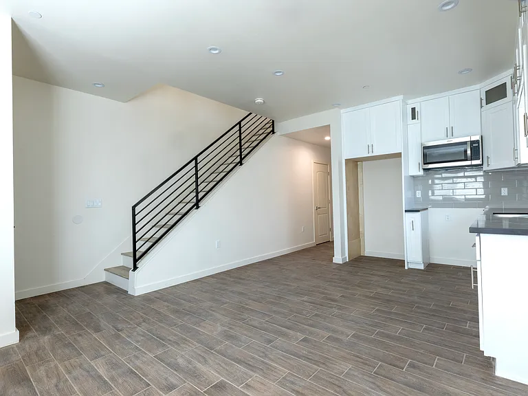 1131 Browning Blvd — Photo 3