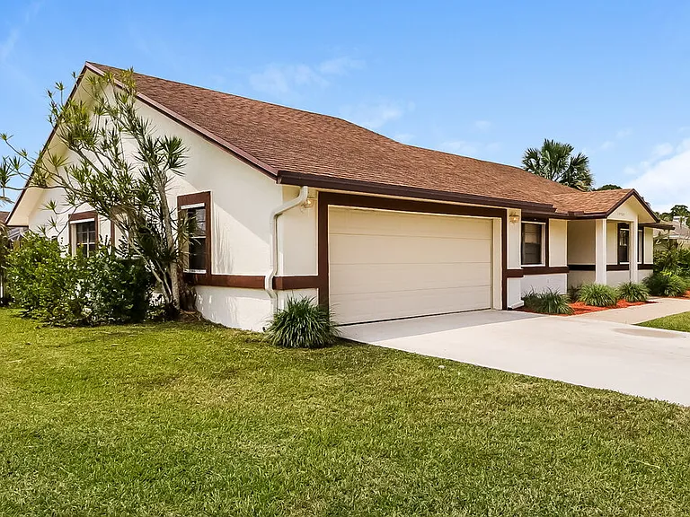 14480 Stirrup Ln — Photo 3
