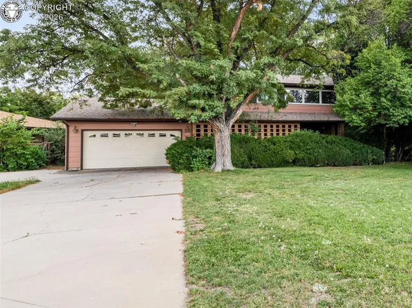 24 Robertson Rd, Pueblo, CO 81001