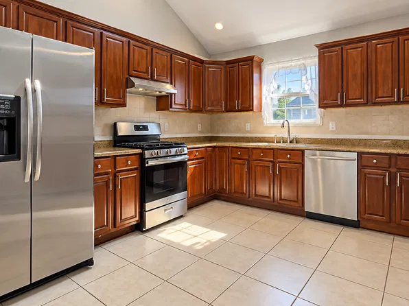 (undisclosed Address), Elmont, NY 11003