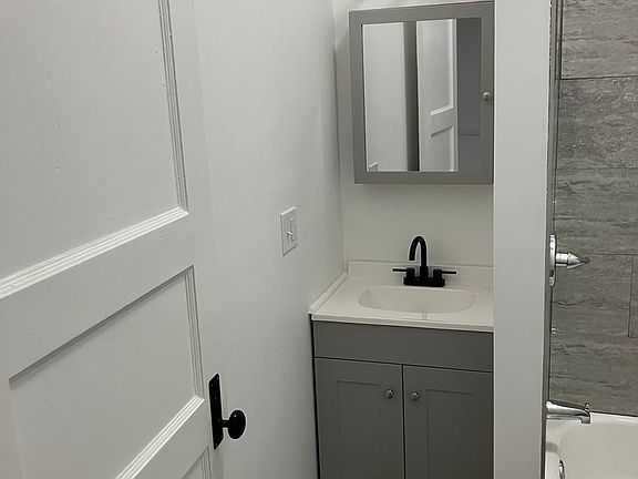 3rd image of 430-432 E Orange St #1