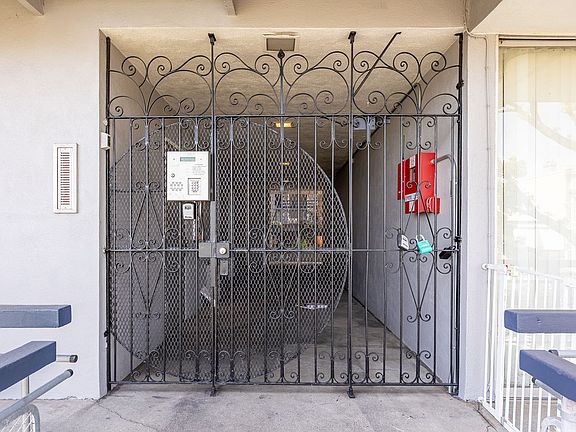 3rd image of 940 Guerrero St #9