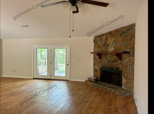 12 Oak Glen Dr, Greenville, SC 29607