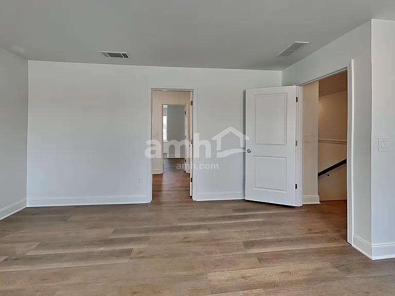 338 Golucke Way — Photo 11