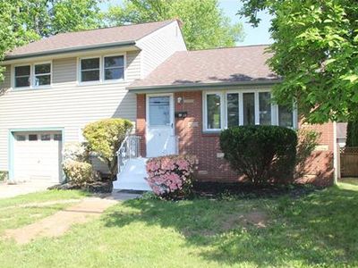 1 Outlook Ave, Colonia, NJ, 07067