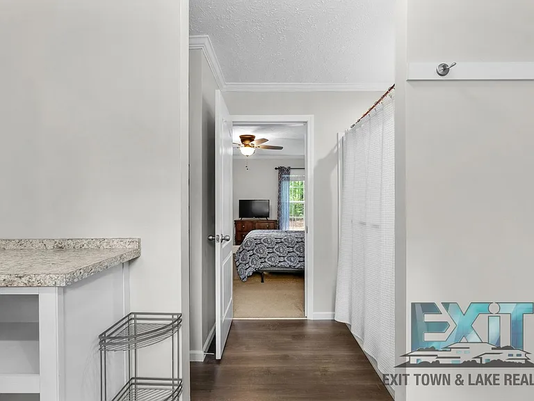 505 Almond Ct — Photo 13
