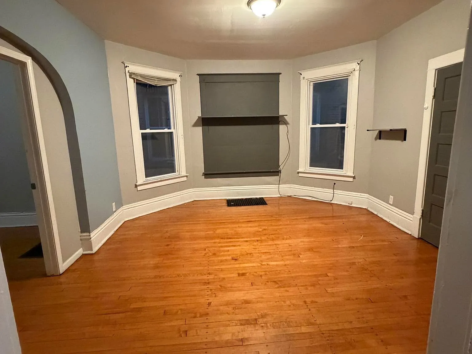 2 bed, 1000 sqft, $1,400 — Photo 2