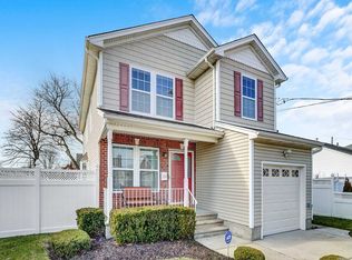 2520 Centre Ave, Bellmore, NY 11710