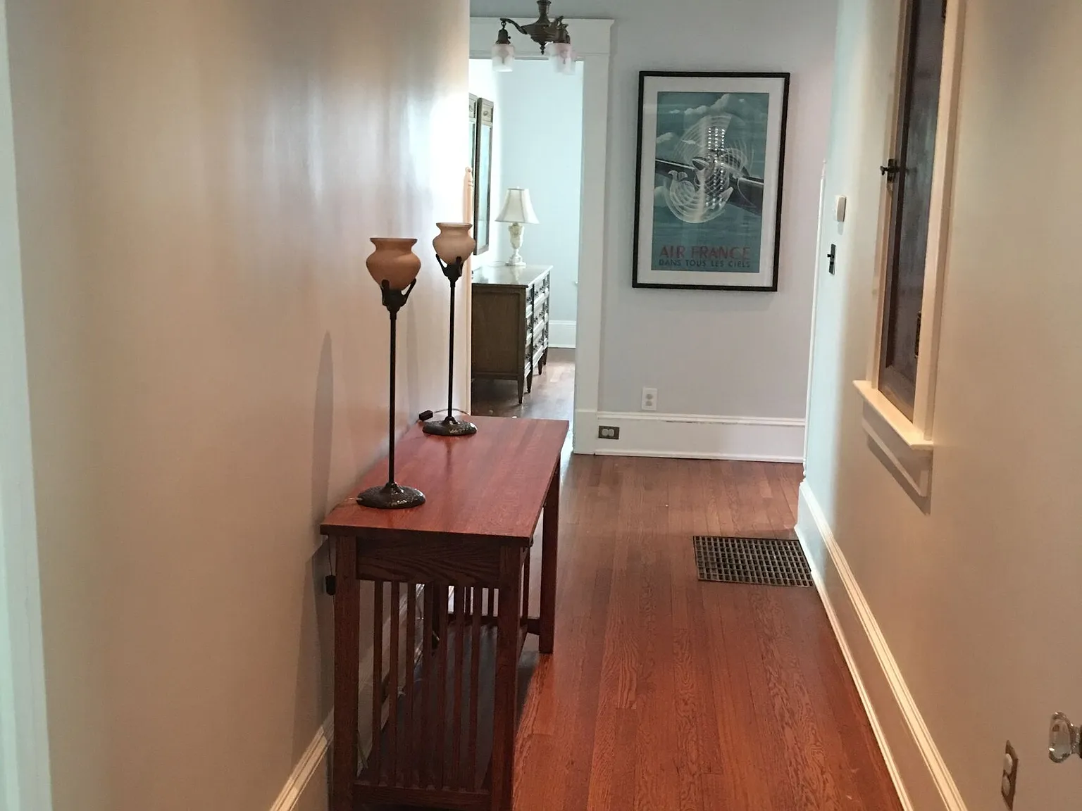 3 bed, 2.0 bath, 1800 sqft, $4,995 — Photo 2