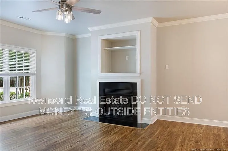 3 bed, 2.5 bath, 2327 sqft, $1,845 — Photo 4