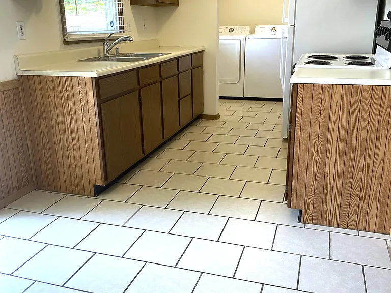 2101 Somerset Dr — Photo 2
