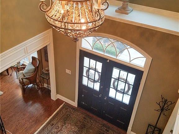 5th image of 449 Woodland Ct