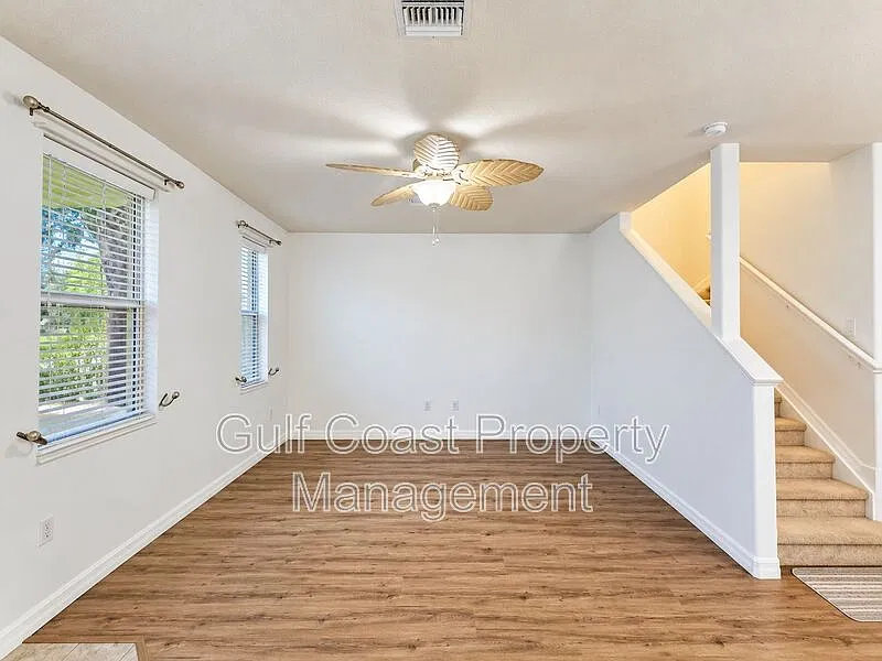 3 bed, 2.5 bath, 1601 sqft, $2,200 — Photo 3