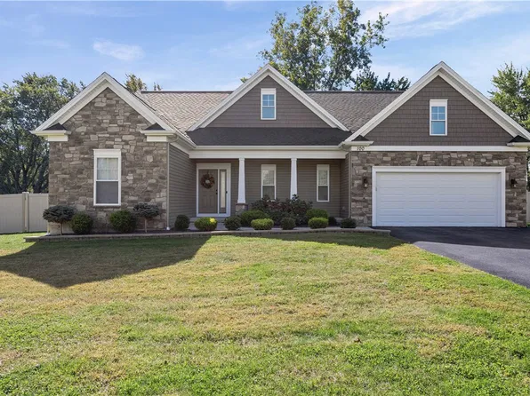 100 Kingsford Ln, Spencerport, NY 14559